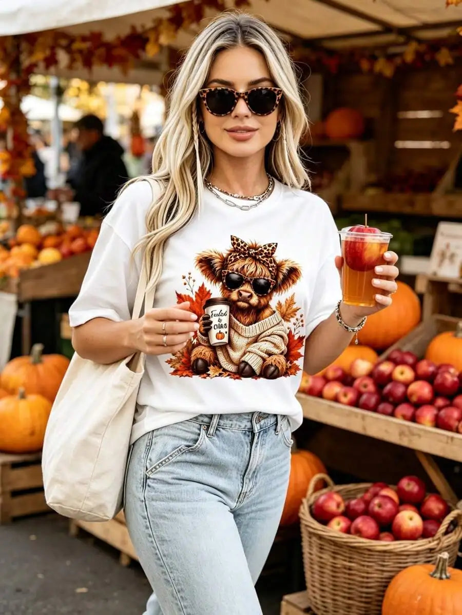 • Highland Cow Print T-Shirt – Women's Vintage Crew Neck Comfort Casual Top