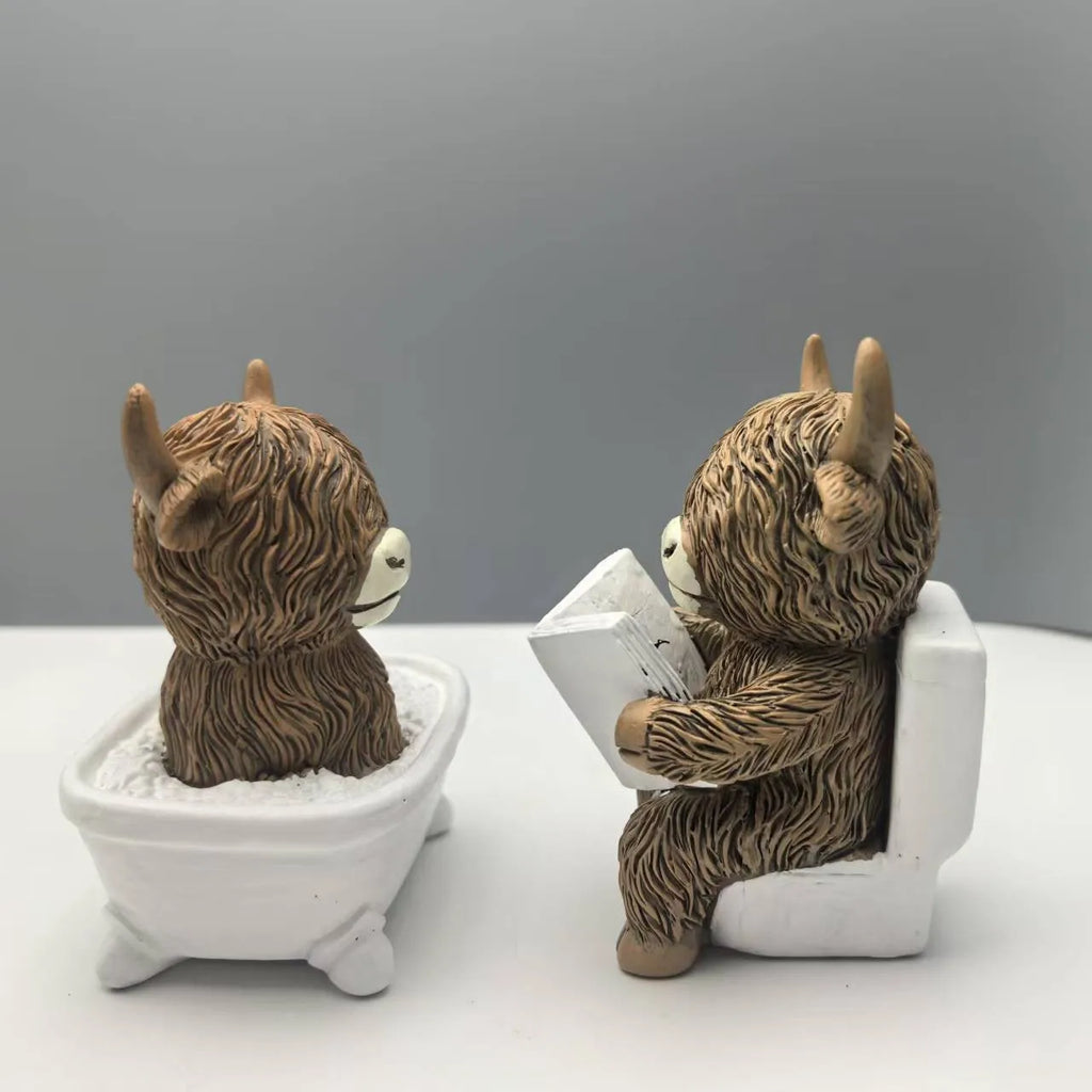 Highland Cow Resin Figurine - Cute Desk & Bathroom Decor
