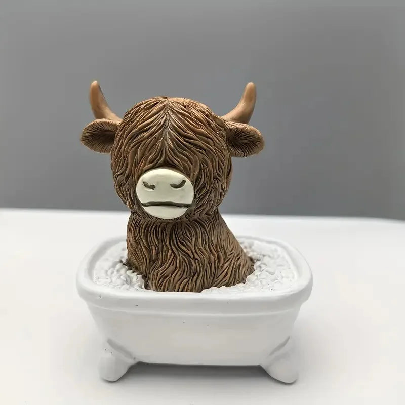Highland Cow Resin Figurine - Cute Desk & Bathroom Decor
