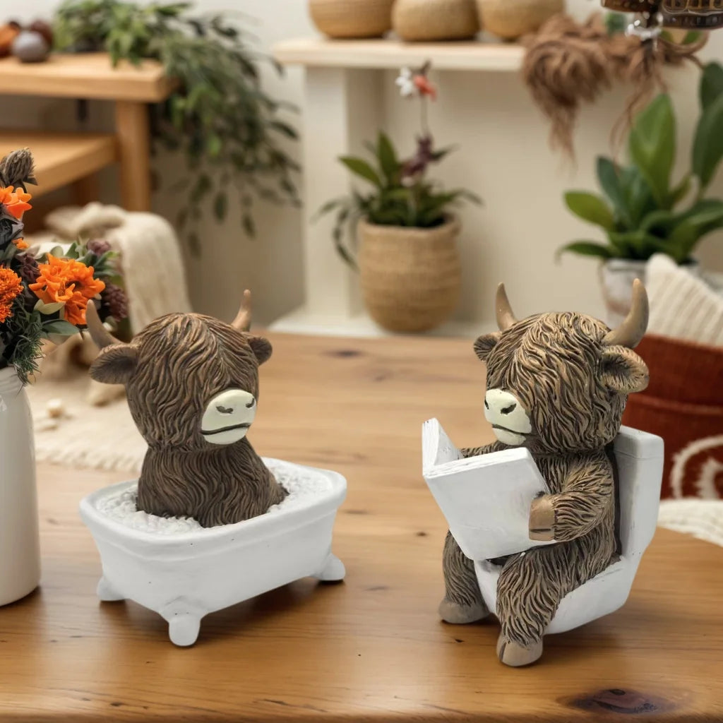 Highland Cow Resin Figurine - Cute Desk & Bathroom Decor