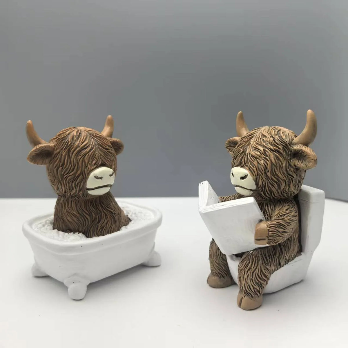 Highland Cow Resin Figurine - Cute Desk & Bathroom Decor