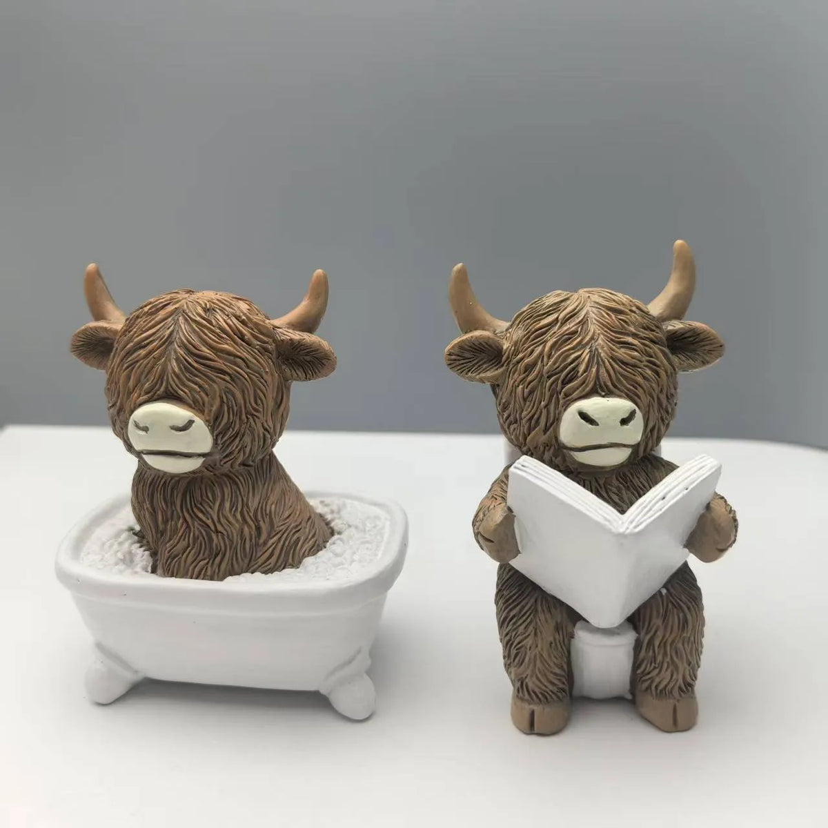 Highland Cow Resin Figurine - Cute Desk & Bathroom Decor