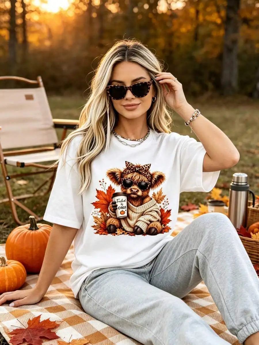 • Highland Cow Print T-Shirt – Women's Vintage Crew Neck Comfort Casual Top