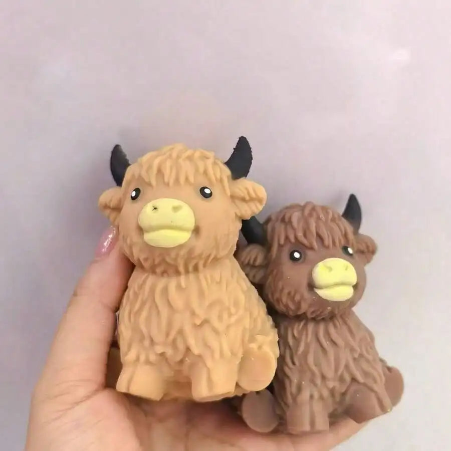 Highland Cow Cheese Squeeze Toy – Pop-Up Sensory Fidget